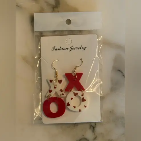 NIB Women’s XO Heart Earrings – Red & White Valentine’s Day Statement Jewelry