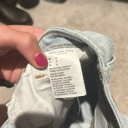 American Eagle Size 6  Jean Shorts. MOM short