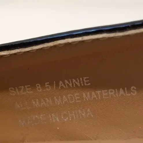 {8.5} Jane and The Shoe Annie Loafers in Black