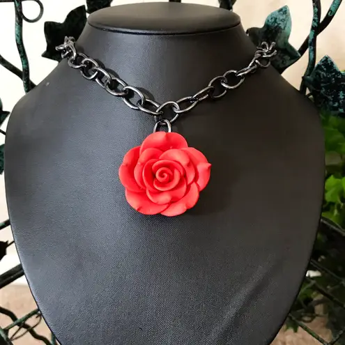 Red Rose Gun Metal Gothic Necklace New