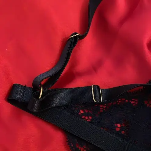 Baci Red Satin Black Lace Chemise Plunging Neckline Womens Size S/M 3150