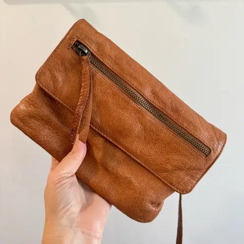 Day & Mood Hazel Caramel Leather Crossbody Bag Brown