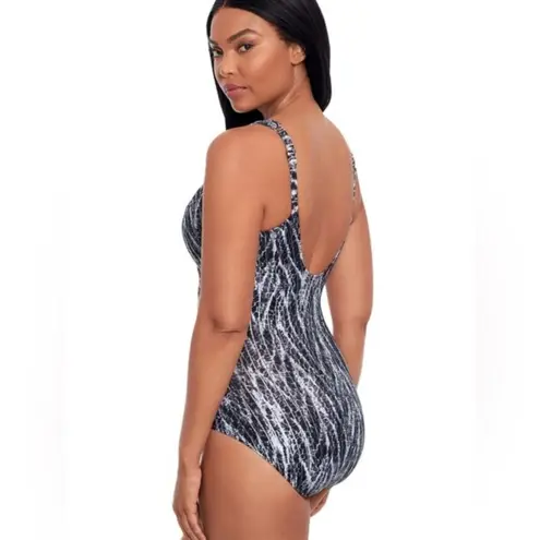 MiracleSuit  Metallic Silver Chevron Python Siren OnePiece Swimsuit Size 8 NWT