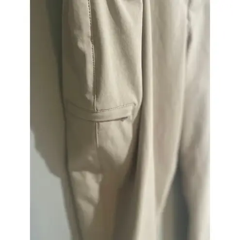 Eddie Bauer  Women's Khaki Colored Crop Activewear Pants Size 12