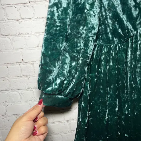 Motherhood Maternity NWT Crushed Velvet Empire Waist Dress Green 3/4 Sleeve SZ M