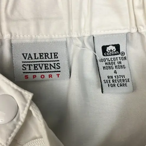 Valerie Stevens White Cargo Shorts with Elastic Waist Women’s size 4