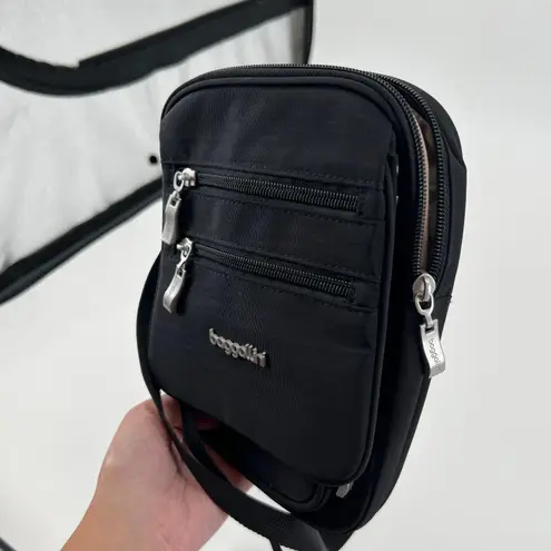 Baggallini Crossbody Multi-Pocket Organizer Travel Bag BLACK Nylon Purse basic