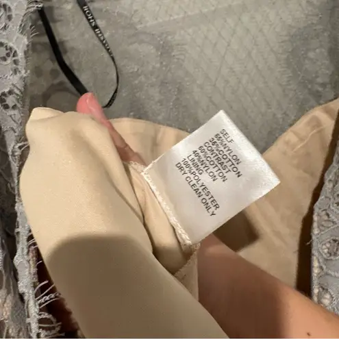 Tadashi Shoji MALINA FLUTTER SLEEVE LACE GOWN - PLUS SIZE size 14