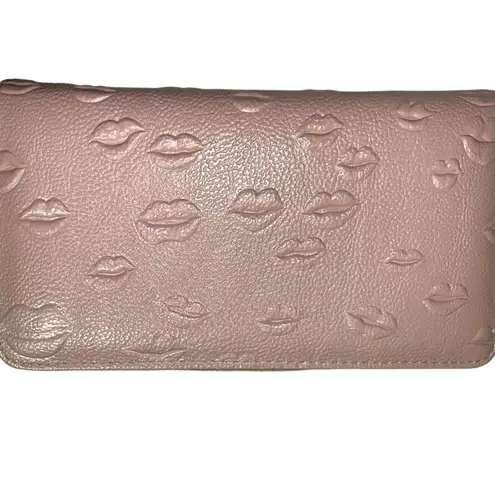 Betsey Johnson  cute pink wristlet!