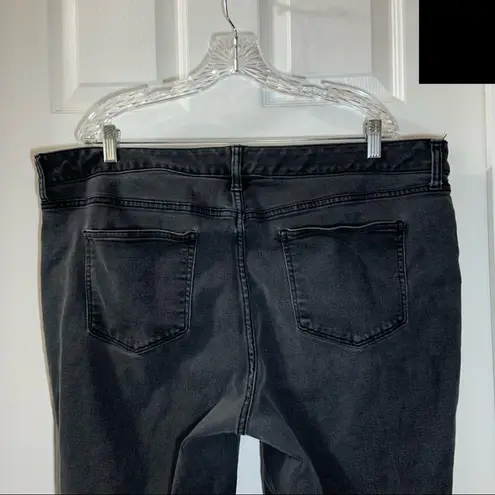 st. john's bay St. John’s Bay Faded Black Denim Capri Jeans size 22W