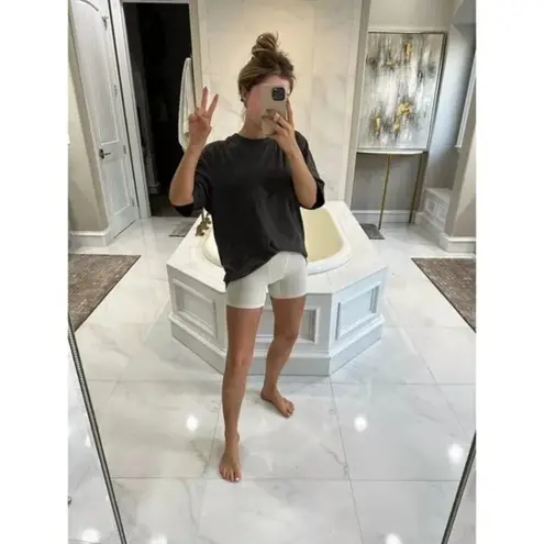 SKIMS Boyfriend T-Shirt in Onyx Black Size Large