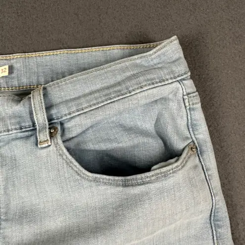 Levis Womens 32 Classic Bermuda Shorts Light Blue Denim Blue Jeans Stretch