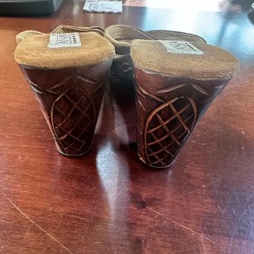 Stunning! Ananias Handmade Carved Wood & Suede Strappy Heels Size 7.5/8 Sandals Brown