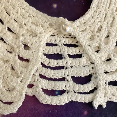 Vintage Womens Neck Choker Collar White Crochet Crocheted Faux Pearl Button