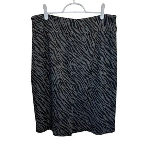 Tribal Knit Pencil Skirt Zebra Print Career Wear Stretch Casual Comfort Size 8 Gray