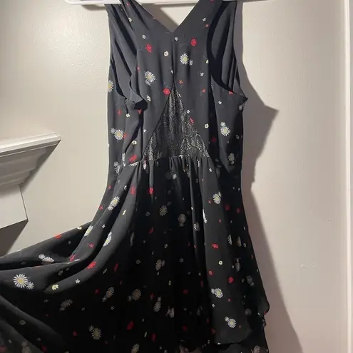 BCBGeneration 𝅺 Black Floral Daisy Print Lace Dress