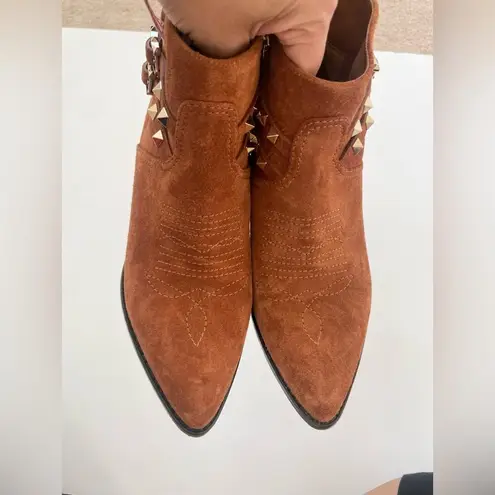 Valentino Garavani Tan Suede Rockstud Double Buckle 50mm Cowboy Ankle Boots EU38