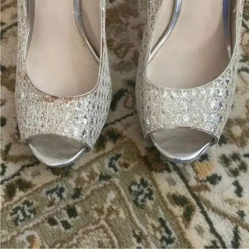 Audrey Brooke Silver Metallic Peep Toe Platform Heel Cocktail Wedding Prom