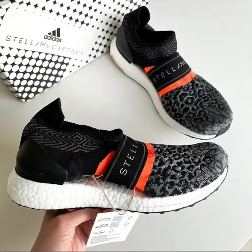 Adidas  by Stella McCartney Ultraboost 3D Knit Sneaker in Black & Signal Orange