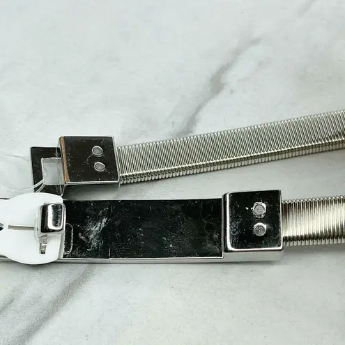 The Bar Silver Tone Coil Stretch Buckle Cinch Belt Size Medium M