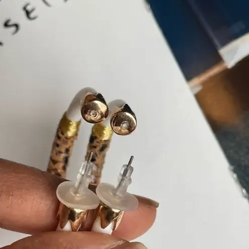 Turquoise Stone & Leopard Print Hoop Earrings With Gold Accents White