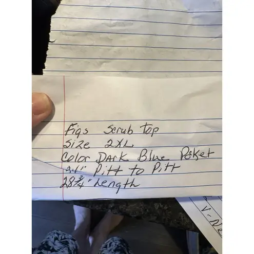 FIGS  Scrub Top Womens Medium Casma Three‎ Pocket Technical Collection Navy Blue