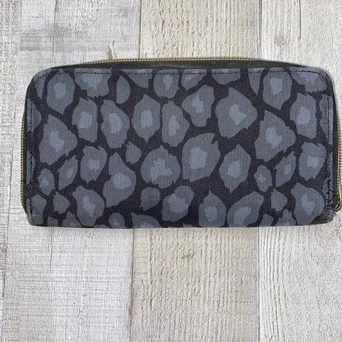 Travelon black & grey leopard print wallet