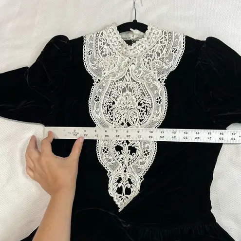 Jessica McClintock Vintage Bridal Black Velvet Lace Crochet Dress