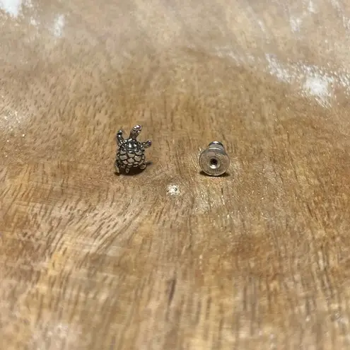 Sterling Silver Mini Turtle 925 Single Stud Earring