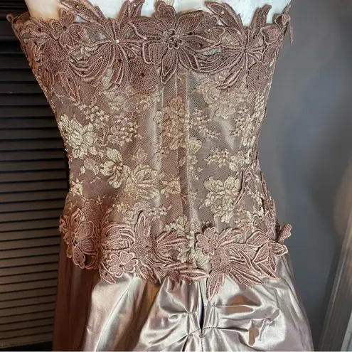 Yoly Muñoz Appliqué Lace Corset Bustle Strapless Ball Gown Size 10 Tan