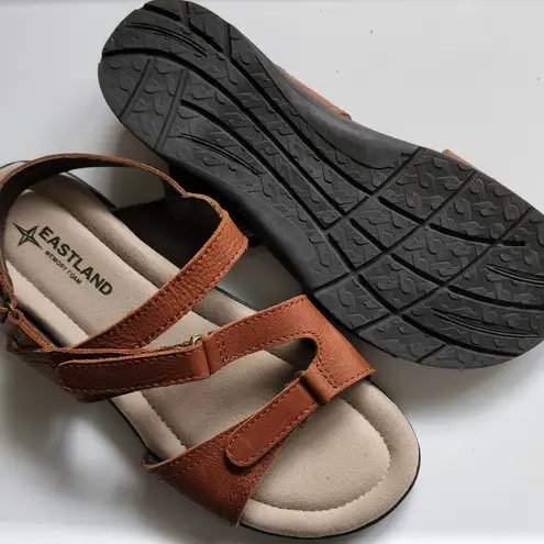 EastLand Dixie Peanut sandals size 9 Wide