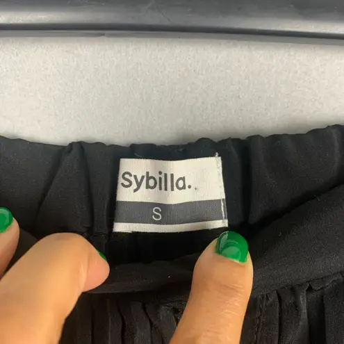 Sybilla Women’s Small Black Button