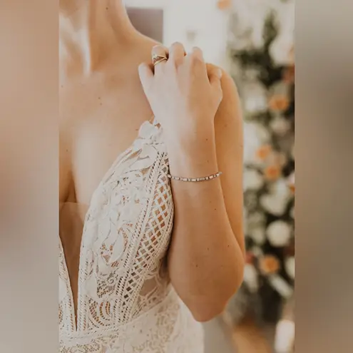 Blue by Enzoani Wedding Dress Raya White Size 12