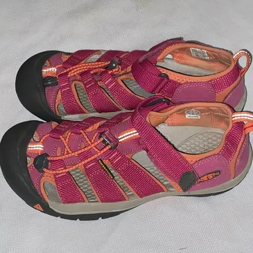 Keen Wo Size 5 Pink and Orange Sandals with Protective Toe Coverage EUC clean