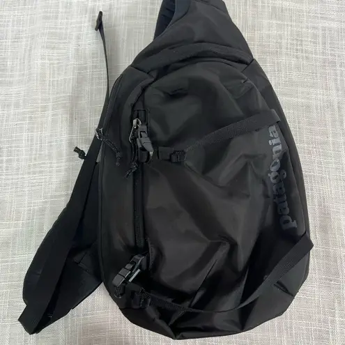 Patagonia  Atom Sling 8L, Black, One Size Crossbody Unisex Bag - Image 2