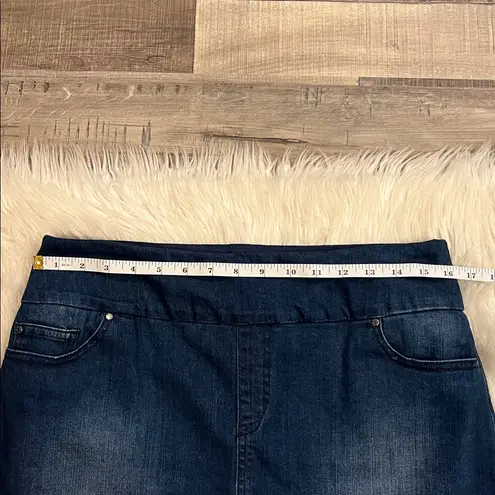 S.C. & Co stretch denim pull on mini skirt skort with tummy control M Blue Size M