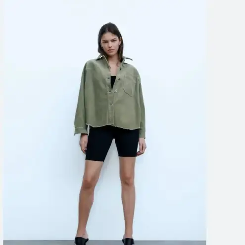 ZARA  Corduroy Overshirt in Green 8372 224 505 Size Small‎ Shacket