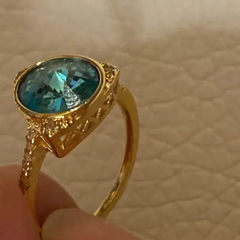 None Vintage Gold Tone Statement Ring Blue Crystal Gem Size 7