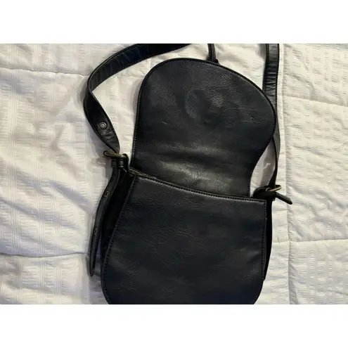 G.H. Bass & Co. Black Crossbody Bag Bronze Accent Tassle Boho Bohemian