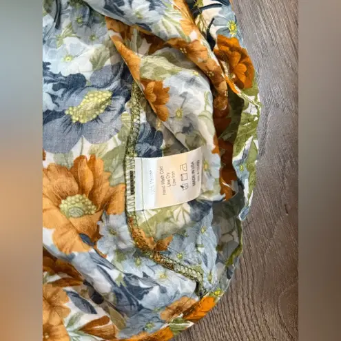 Amour Vert Floral Women's Top. Size XS. Great condition.