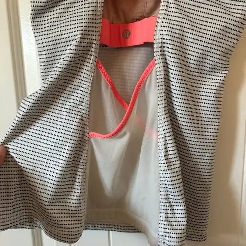 Lululemon  Ready, Set, Sweat Tank Built in Bra Neon Pink Trim Size‎ 6 thumbnail 8