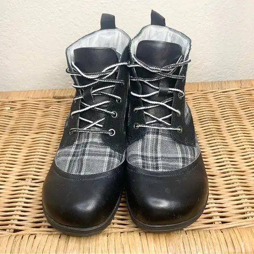 Alegria Kylie Night Boots Black and Gray Plaid Panel Lace Up Boots Size 37