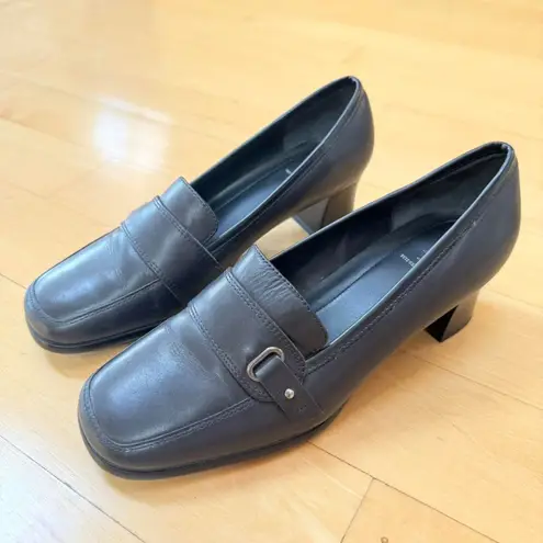 Etienne Aigner Vintage “Chivex” Navy Leather Block Heel Loafers 6.5
