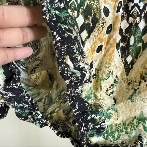 Fig And Flower XL Animal Print Green Tan Top Scoop Neck Relaxed Fit Pullover