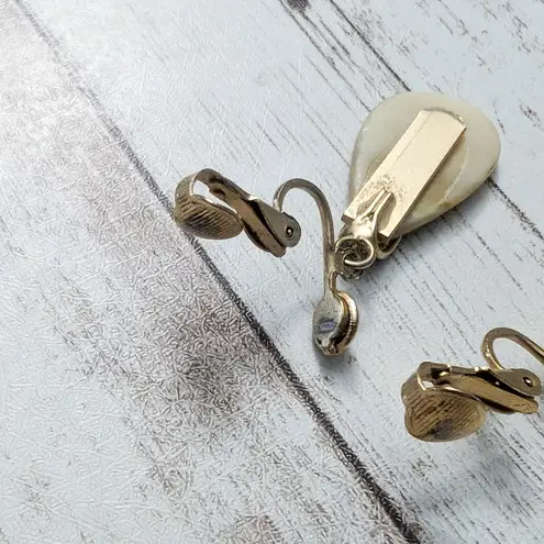 Vintage Clip On Earrings Teardrop Shape Mother of Pearl? Dangle