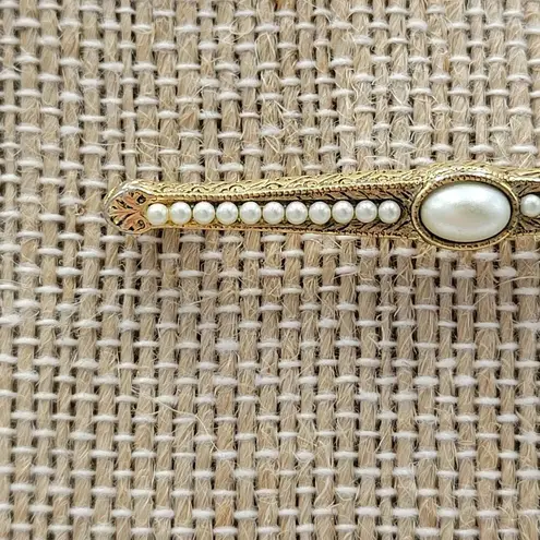 The Bar Vintage Faux Pearl Brooch Pin Gold Tone Victorian Revival Art Deco