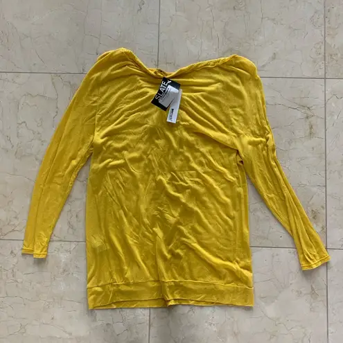 LA Made  NWT $64 Mustard 3/4 Top Sz Medium Yellow