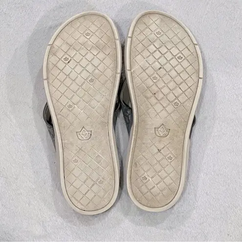 Spenco Orthotic Thong Sandals in Grey Shimmer Cheetah Print 9.5 Gray