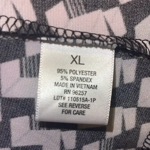 Roz & Ali  Elegant Black and red patterned blouse top tank woman’s size XL - Image 7