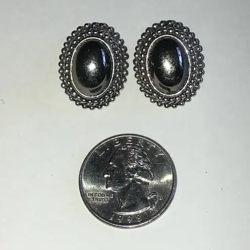 Elegant Vintage Silver Tone Metallic Gray Oval Clip On Earrings